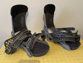 10549109022 Burton Malavita Est Snowboard Bindings Large - Black