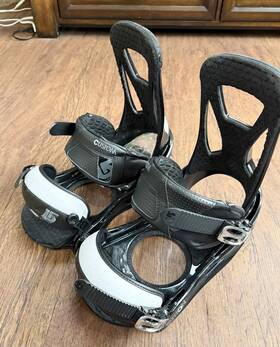 Burton A001054 Custom Black/white Snowboard Bindings Size Large With Mounting Plates