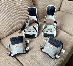 Flow Amp05-fr Amp05 Fr Large Snowboard Bindings White Black Gray With Plates And Screws