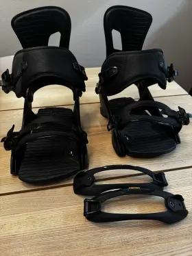 836446-007 Nitro Rambler 2023 Bindings With 2025 Vibram Toestraps - Large