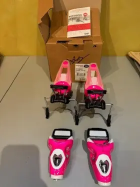 Rcda052 Rossignol Rare Brand New Hot Pink Bindings Saphir 110 Din B100 3.5-11