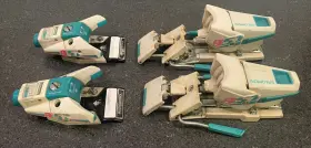 C610 Salomon 857 White And Teal Vintage 80s Ski Bindings For Display Decor Not Use