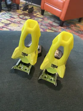 114312 Tyrolia 2 Units. Attack 11 Gw Flash Yellow Ski Bindings Rear Push Down Only