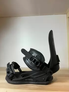 3231204 Union Strata Snowboard Bindings Mens Medium Black New 2024 - 4384