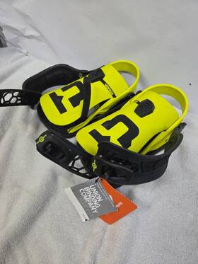 Union 810120334554 Mens Strata Snowboard Binding - Yellow Green Small New Nwt