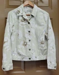 Jny Jones New York Women Floral Denim Trucker Style Jacket Pre-owned. Price: $25.89.
