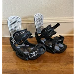 Burton Escapade Est Women Snowboard Bindings Size Blue/white Channel Used. Price: $100.00.